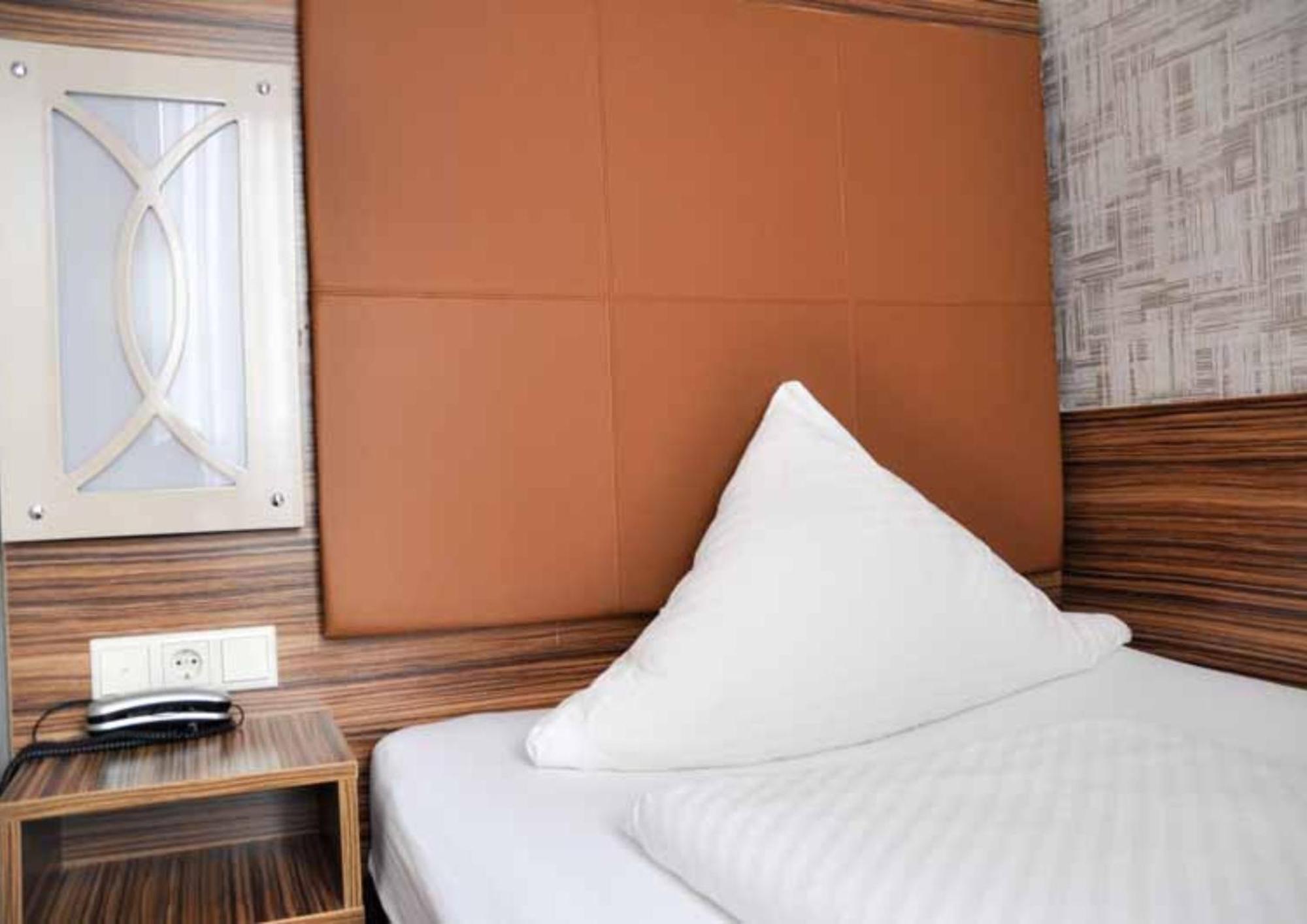 Erde Hotel Эрланген Экстерьер фото