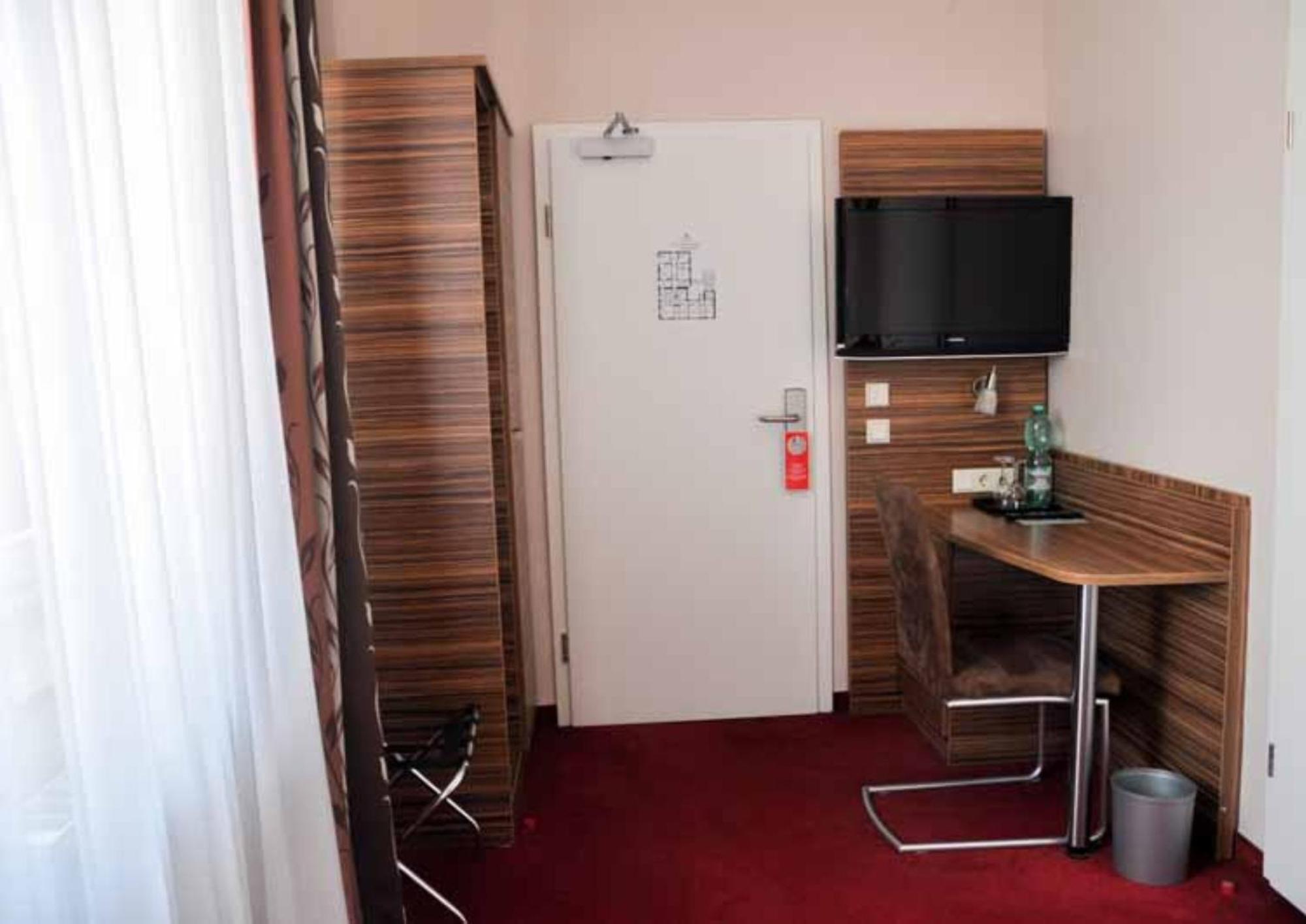 Erde Hotel Эрланген Экстерьер фото