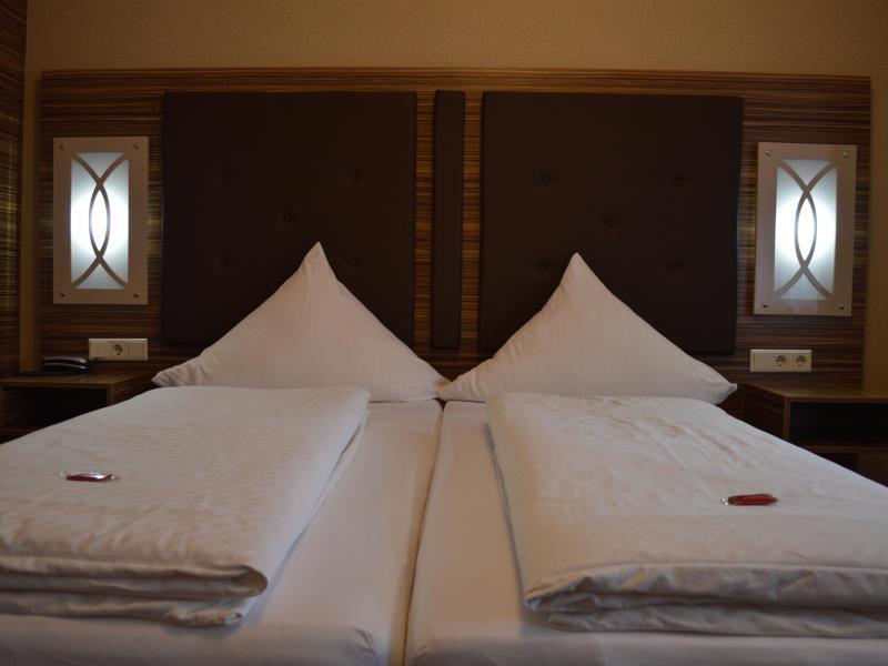 Erde Hotel Эрланген Экстерьер фото
