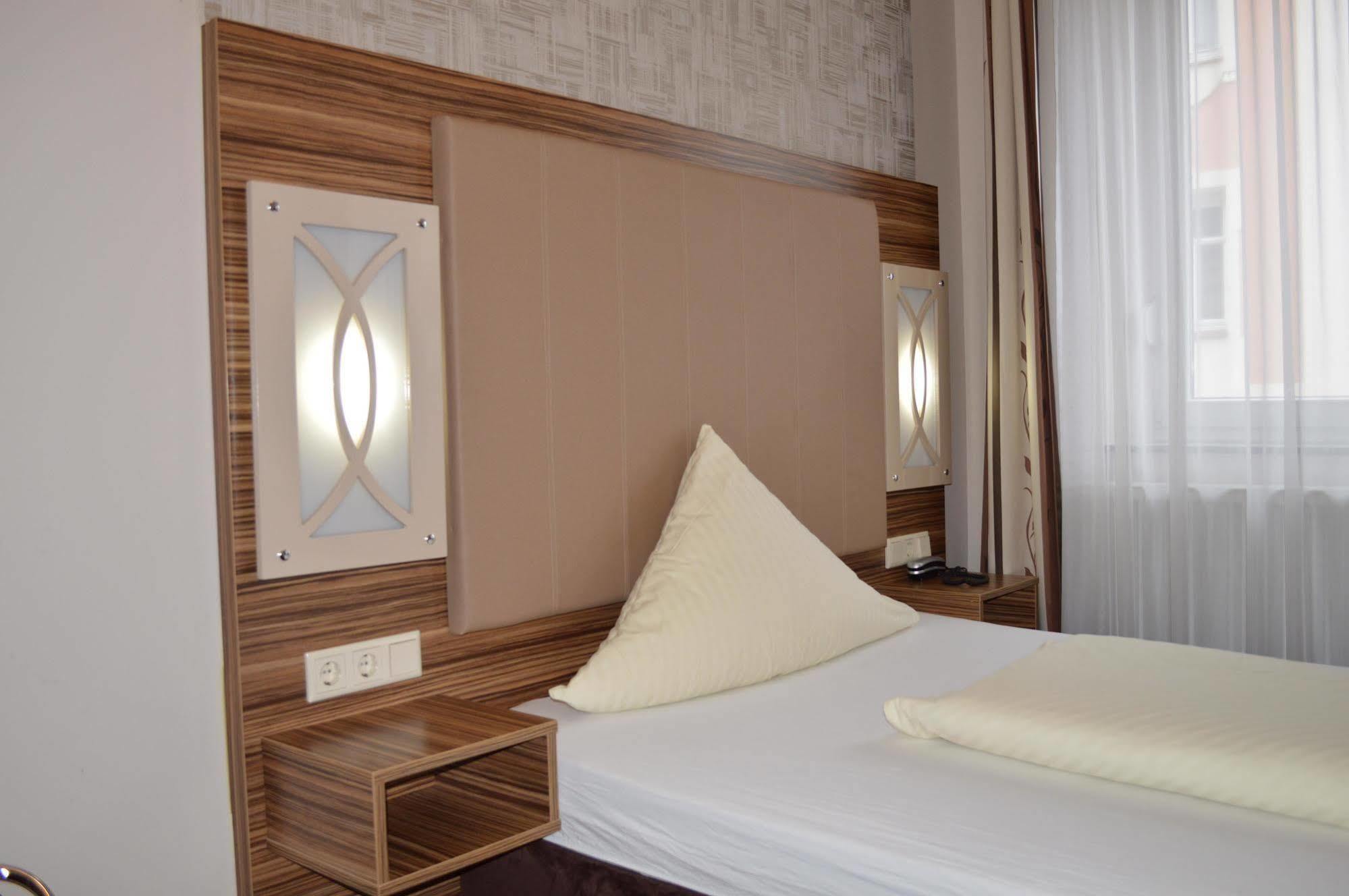 Erde Hotel Эрланген Экстерьер фото