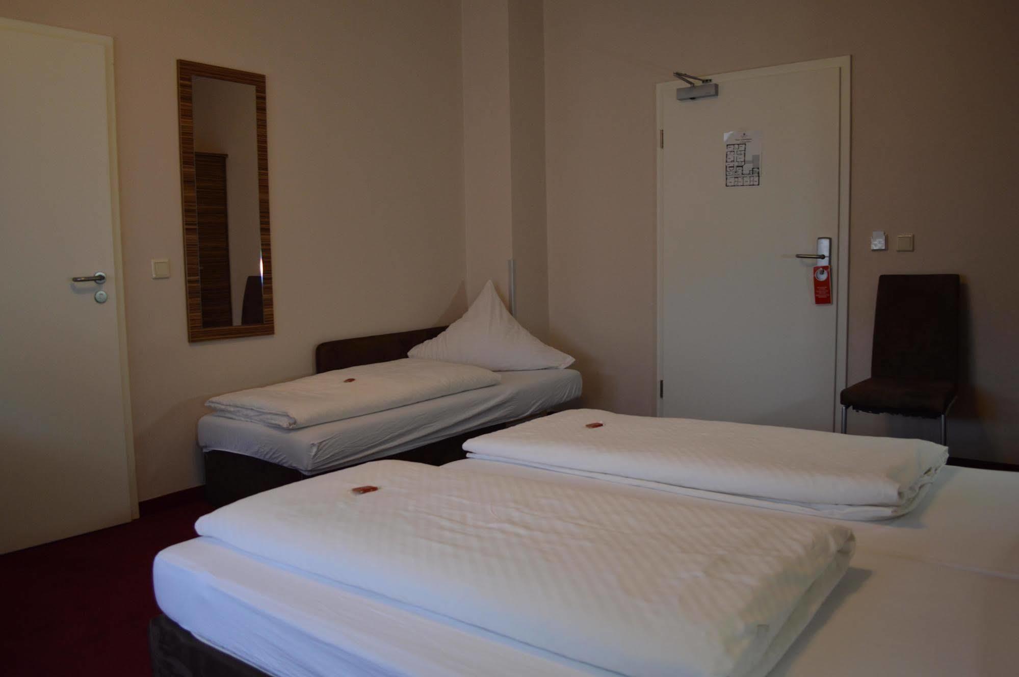 Erde Hotel Эрланген Экстерьер фото